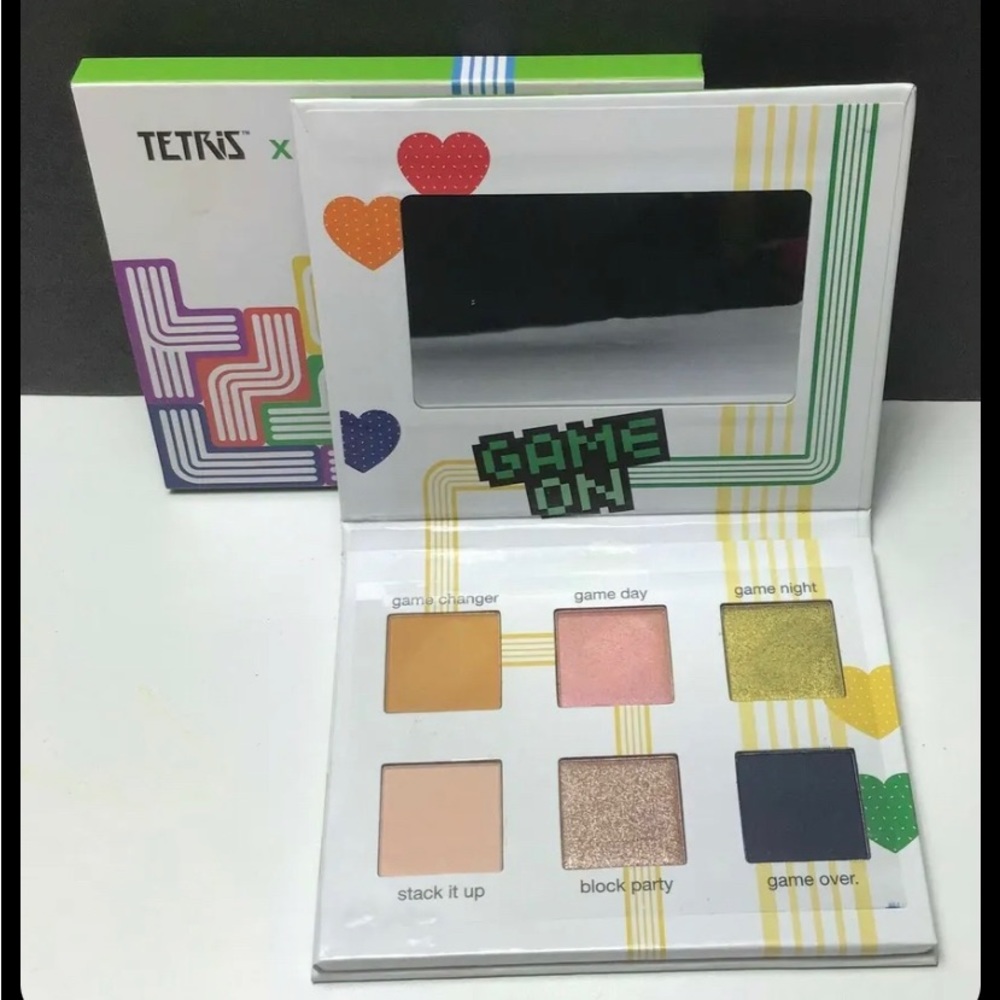 TETRIS Limited Edition Eyeshadow palette in Game Over Green Blue Gold Retro